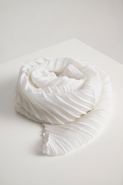 Pleated scarf - White
