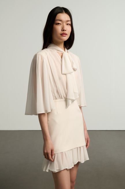 Short dress with flared sleevess - White