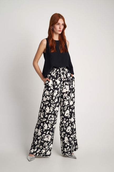 Black and white floral trousers - Black